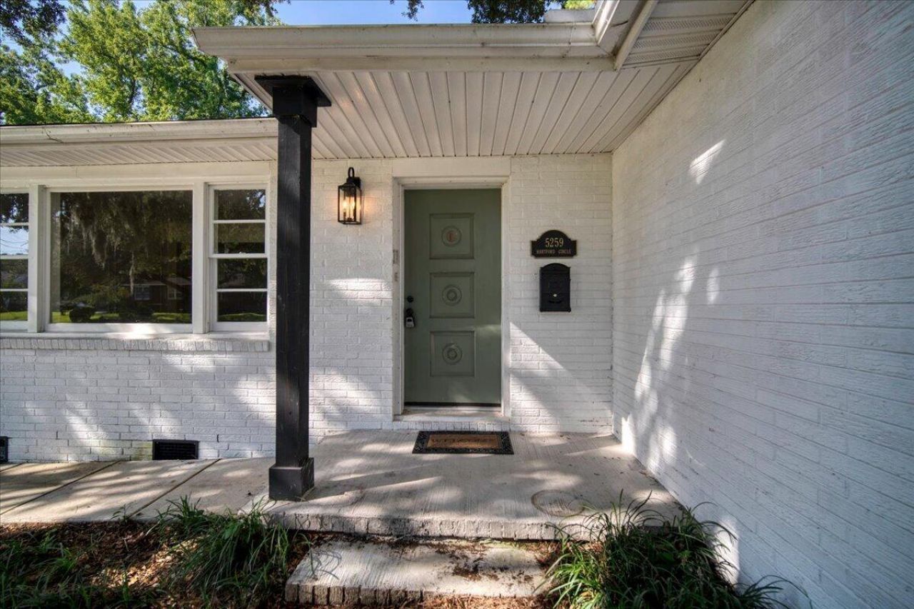 5259 Hartford Circle Photo 6