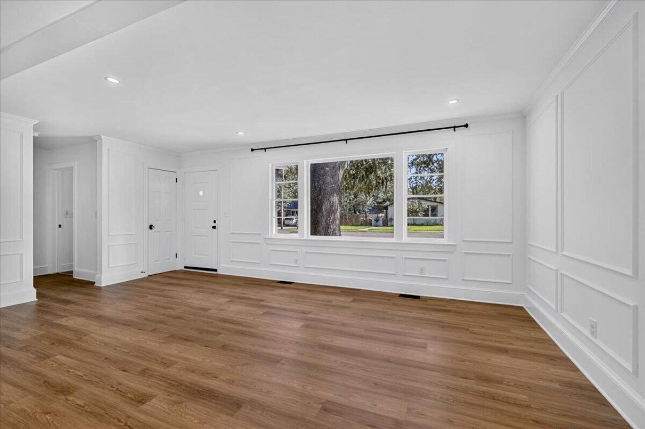 5259 Hartford Circle Photo 7
