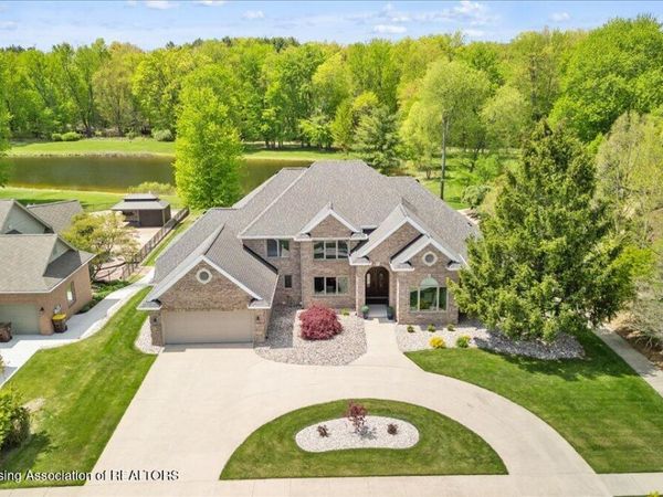 410 W Spring Meadows Lane, DeWitt, MI 48820