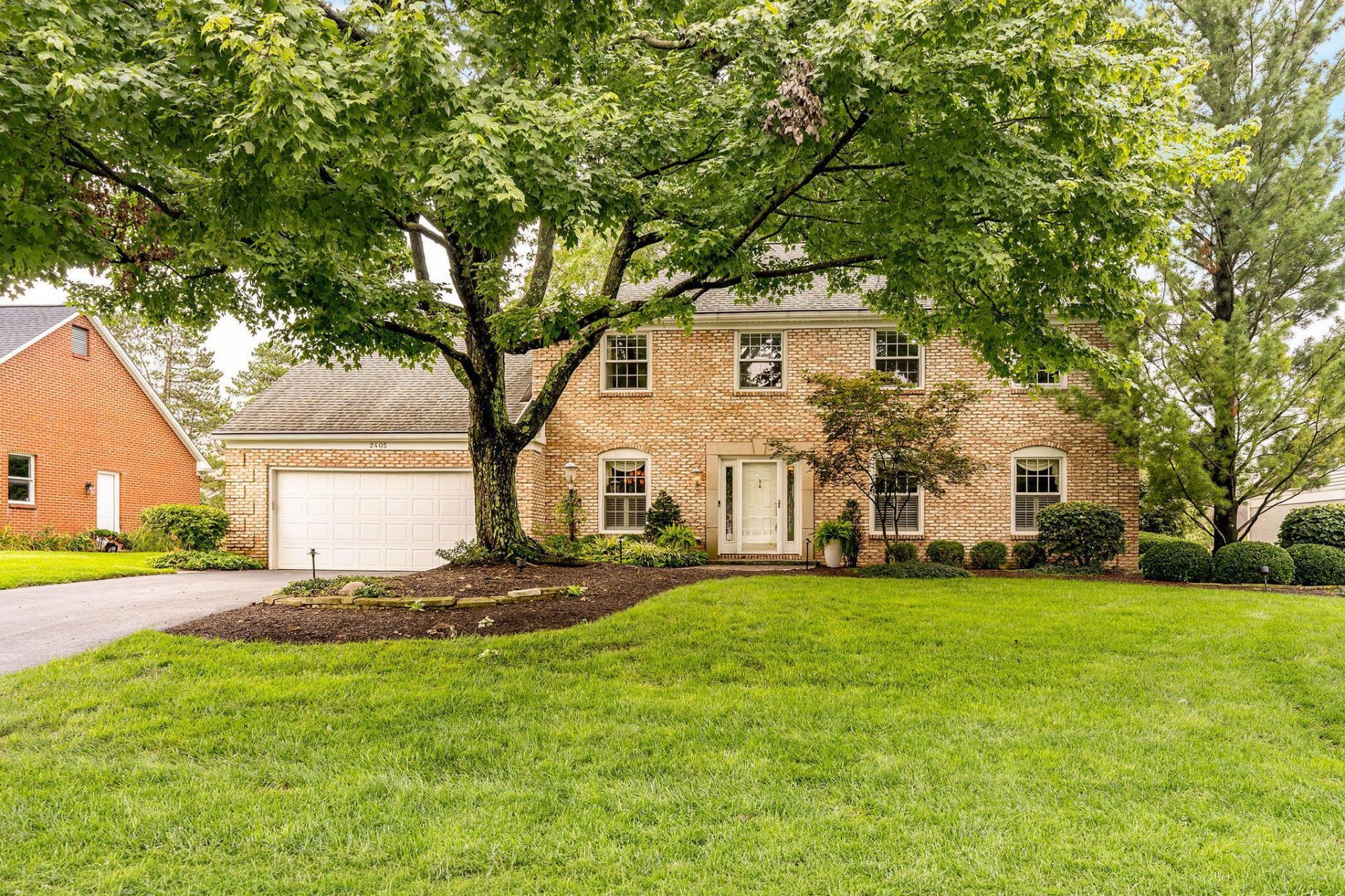 2405 Sandover Road, Columbus, OH 43220 Main Photo