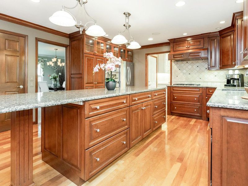 2405 Sandover Road, Columbus, OH 43220 Photo 19
