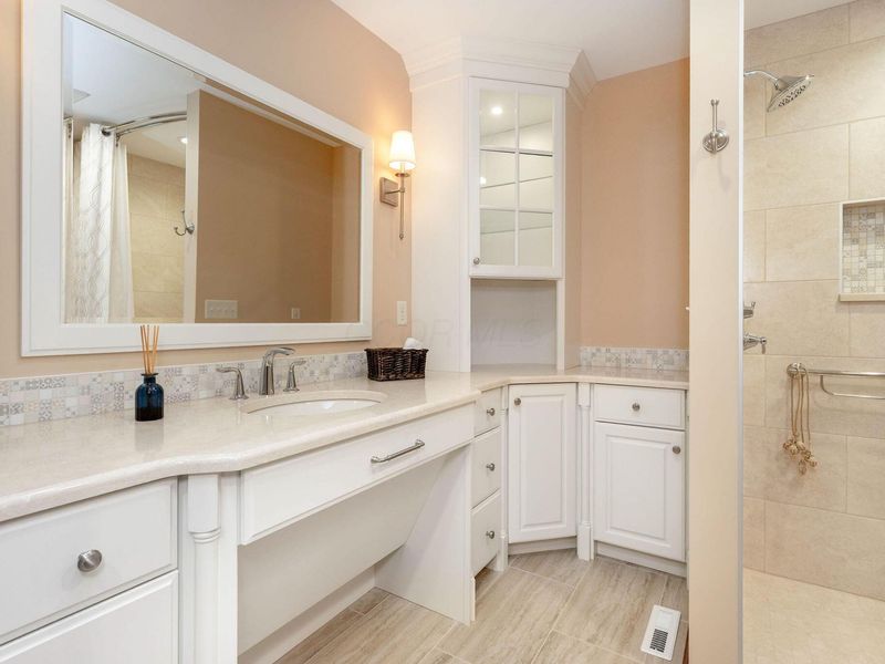 2405 Sandover Road, Columbus, OH 43220 Photo 23
