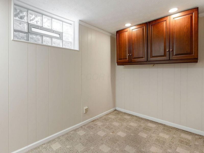 2405 Sandover Road, Columbus, OH 43220 Photo 42