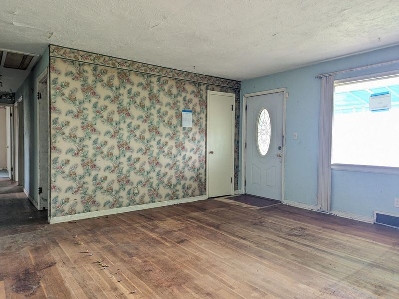 326 W Singer Street , Springfield, OH 45506 Photo 3