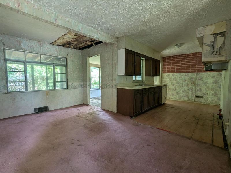 326 W Singer Street , Springfield, OH 45506 Photo 5