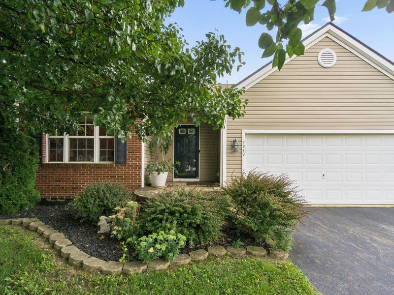 7949 Chapel Stone Road, Blacklick, OH 43004 Photo 2