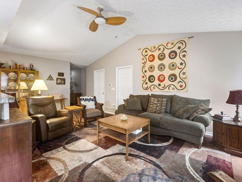 7949 Chapel Stone Road, Blacklick, OH 43004 Photo 6