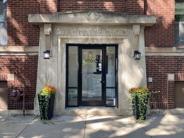 1900 W Byron Street , Unit 2, Chicago, IL 60618