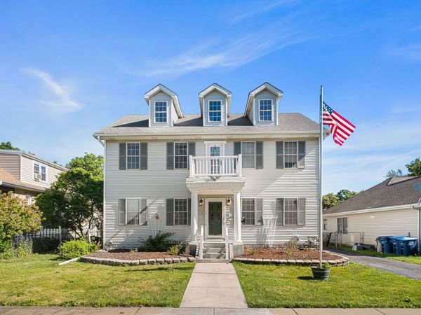1316 Whitcomb Avenue , Des Plaines, IL 60018