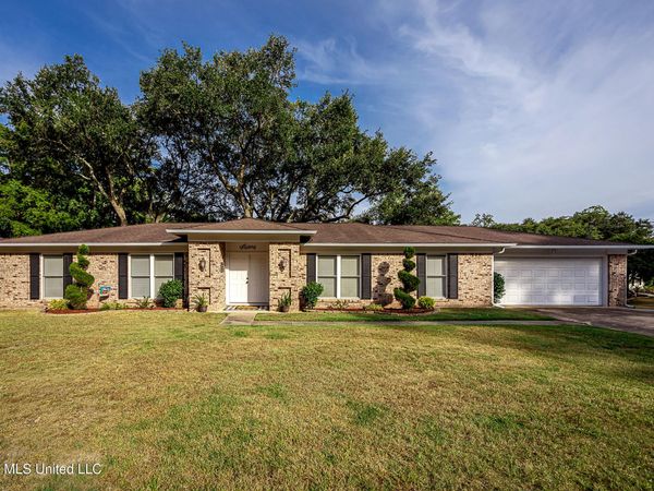13017 Hanover Drive, Ocean Springs, MS 39564
