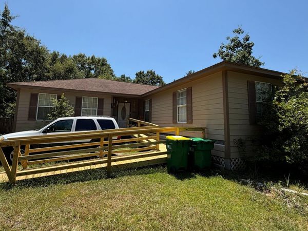 5801 Center Street, Ocean Springs, MS 39564