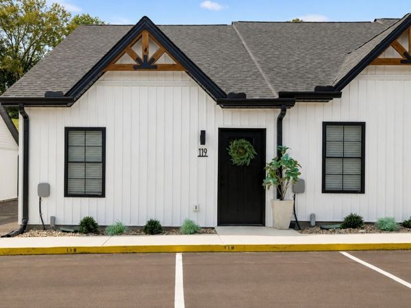 125 Deer Valley Drive E , Gordonsville, TN 38563