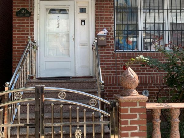 1958 Gleason Avenue , Bronx, NY 10472