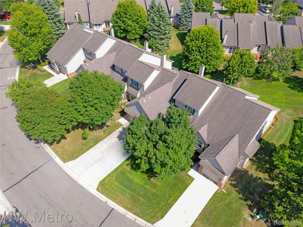 41874 Cantebury Drive, Novi, Mi 48377