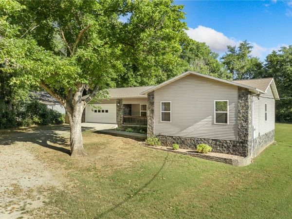 622 Church Avenue, Berryville, AR 72616