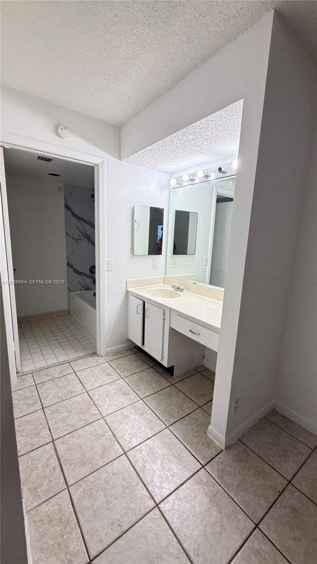 13944 SW 90th Ter, Unit 13944, Miami, FL 33186 Photo