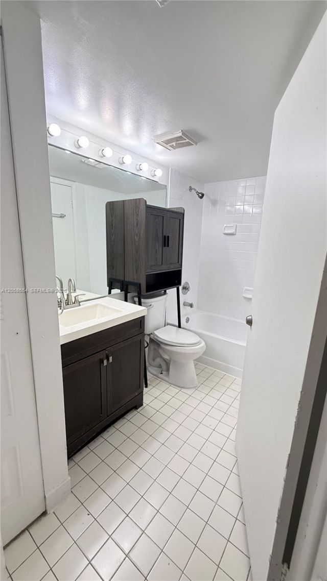13944 SW 90th Ter, Unit 13944, Miami, FL 33186 Photo