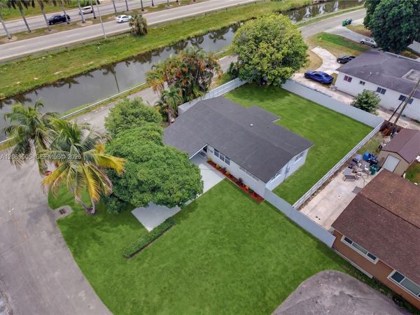 2200 NW 110th St , Miami, FL 33167