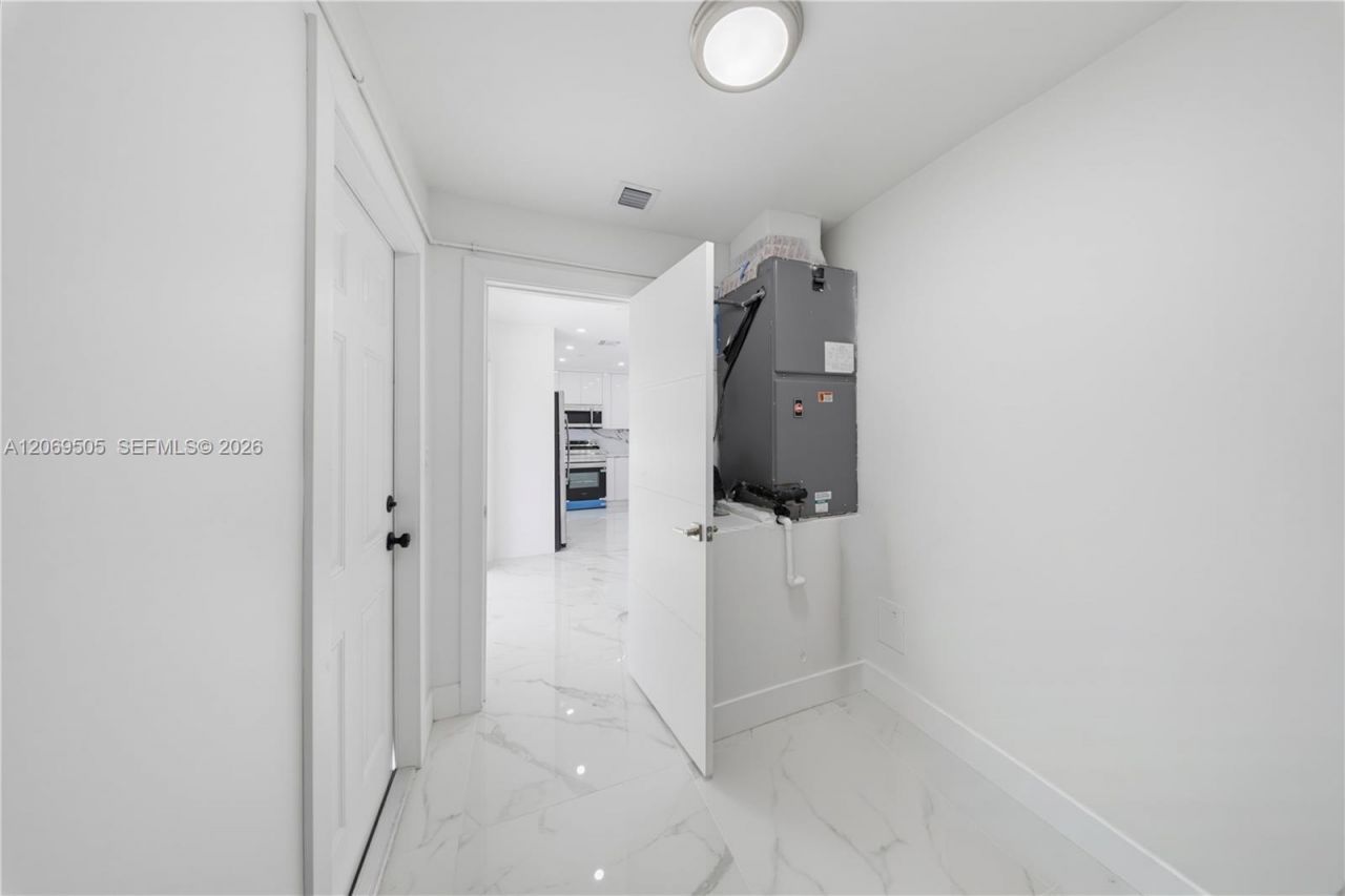 2200 NW 110th St, Miami, FL 33167 Photo