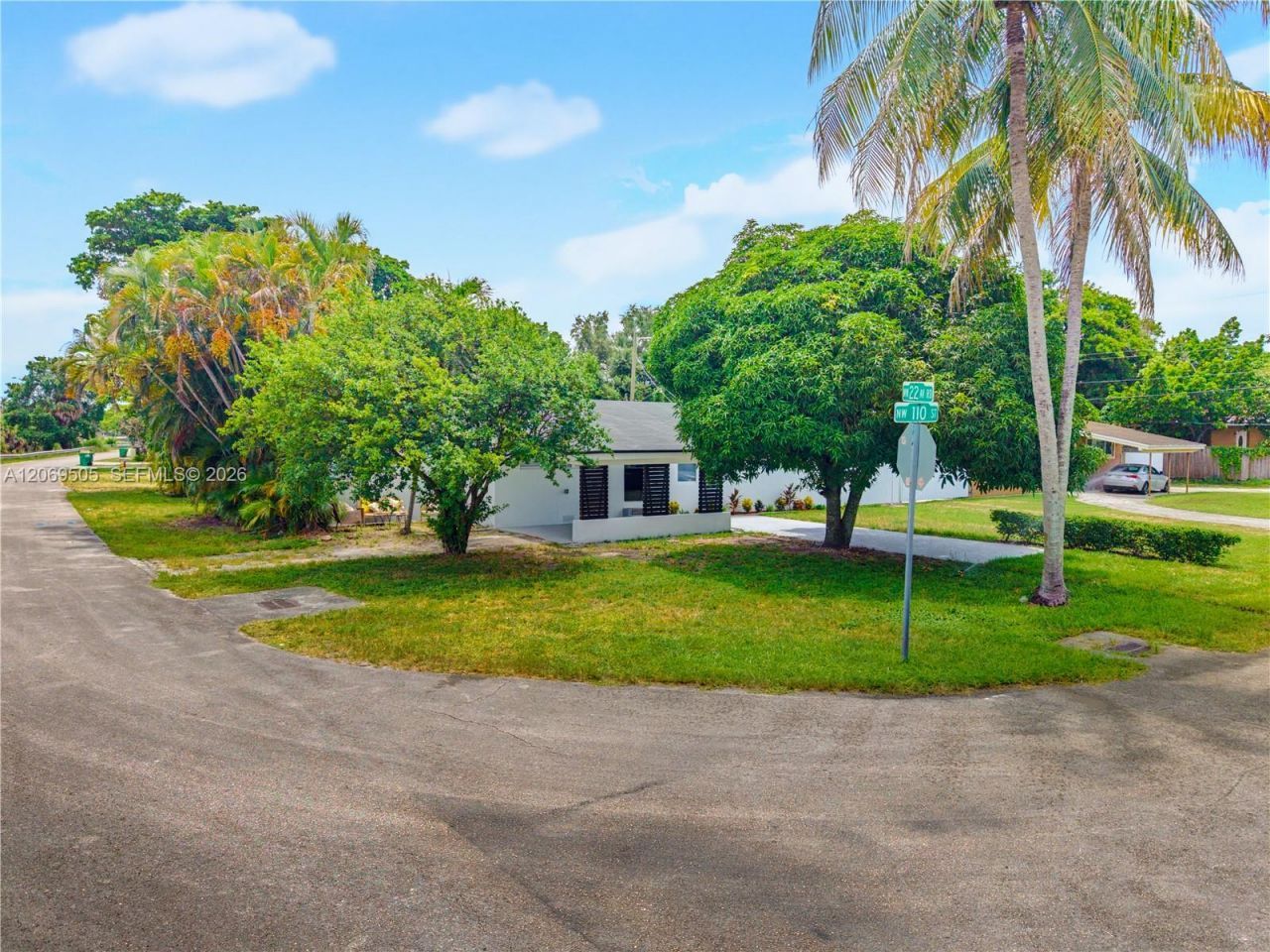 2200 NW 110th St , Miami, FL 33167 Photo