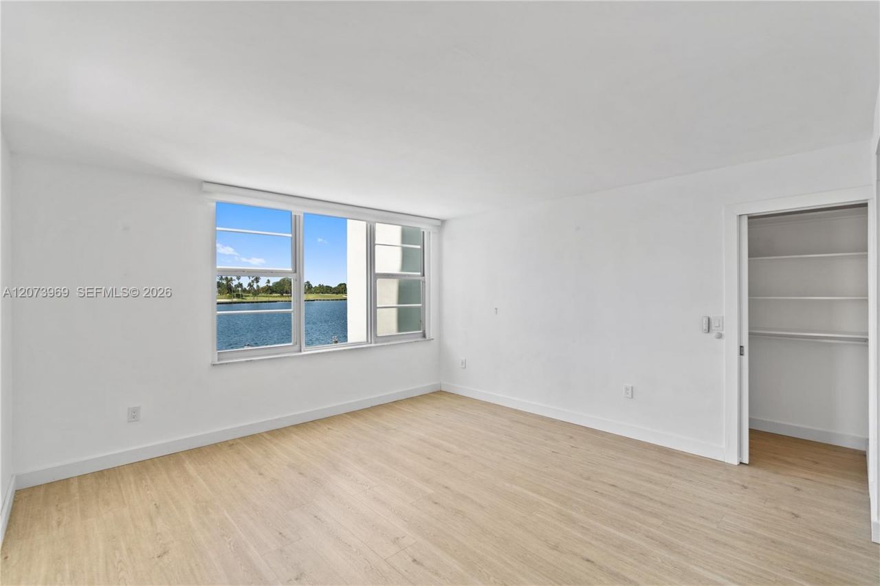9250 W Bay Harbor Dr , Unit 2A, Bay Harbor Islands, FL 33154 Photo