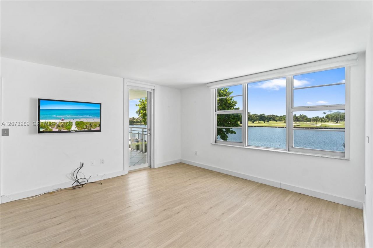 9250 W Bay Harbor Dr , Unit 2A, Bay Harbor Islands, FL 33154 Photo