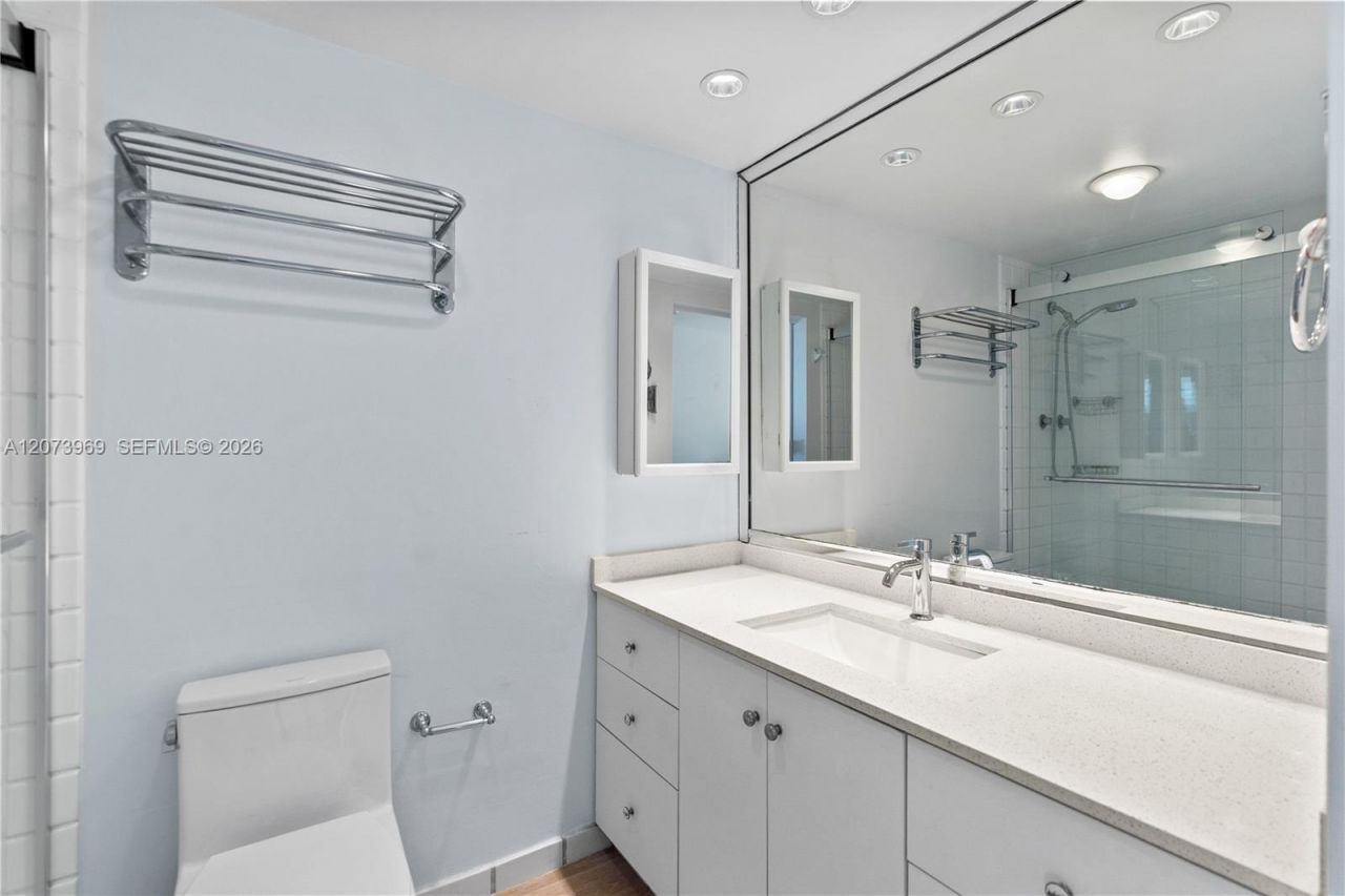 9250 W Bay Harbor Dr , Unit 2A, Bay Harbor Islands, FL 33154 Photo