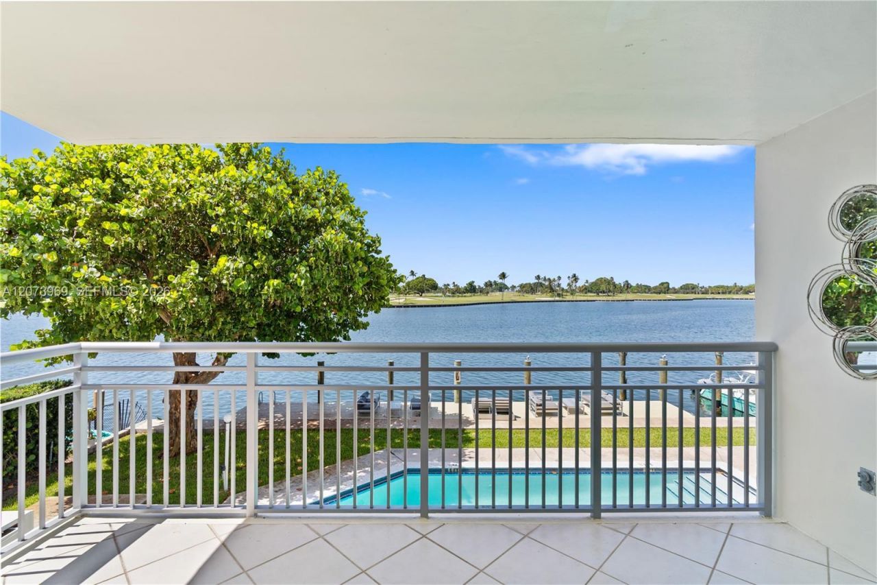 9250 W Bay Harbor Dr , Unit 2A, Bay Harbor Islands, FL 33154 Photo
