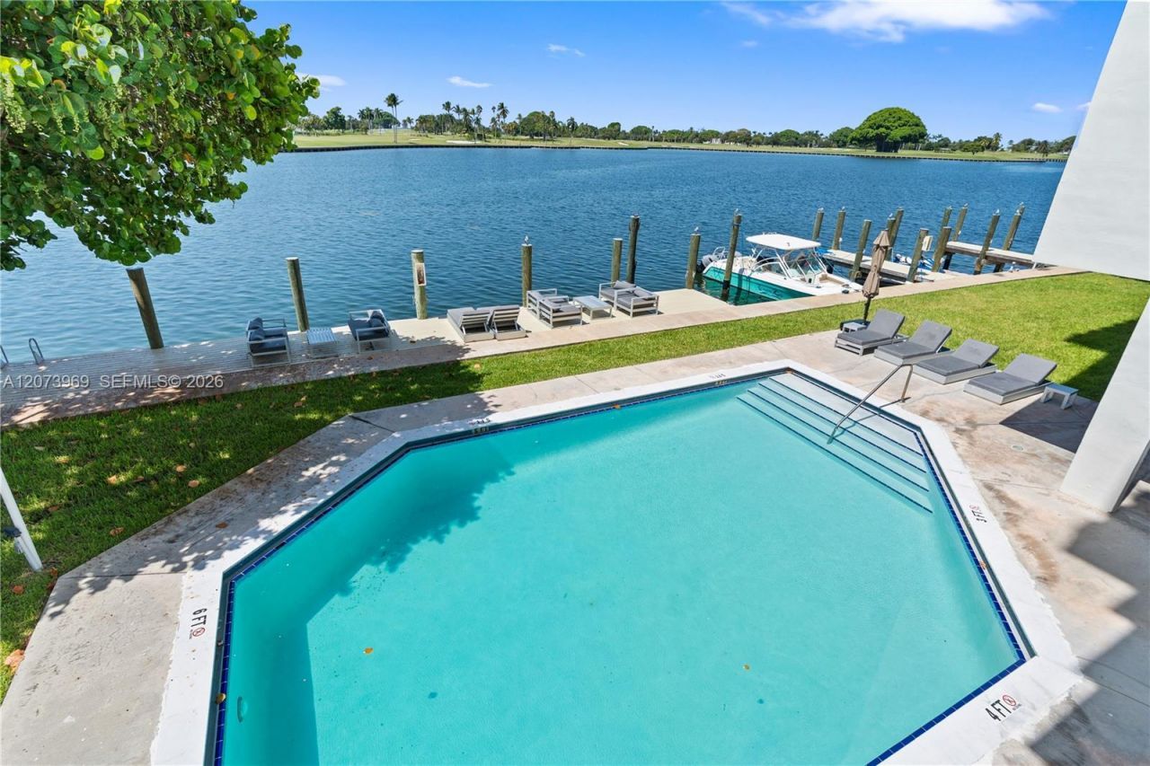 9250 W Bay Harbor Dr , Unit 2A, Bay Harbor Islands, FL 33154 Photo
