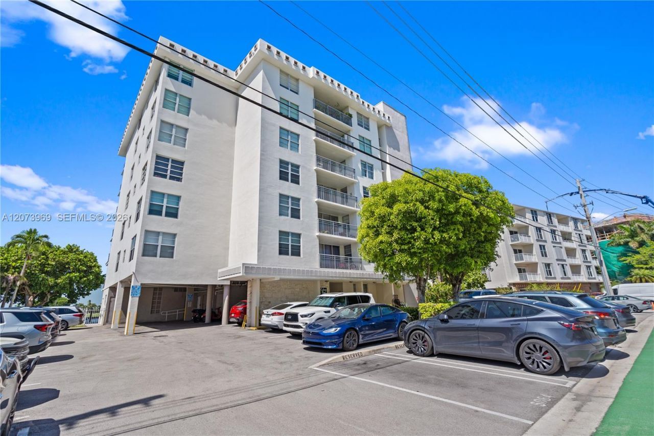 9250 W Bay Harbor Dr , Unit 2A, Bay Harbor Islands, FL 33154 Photo