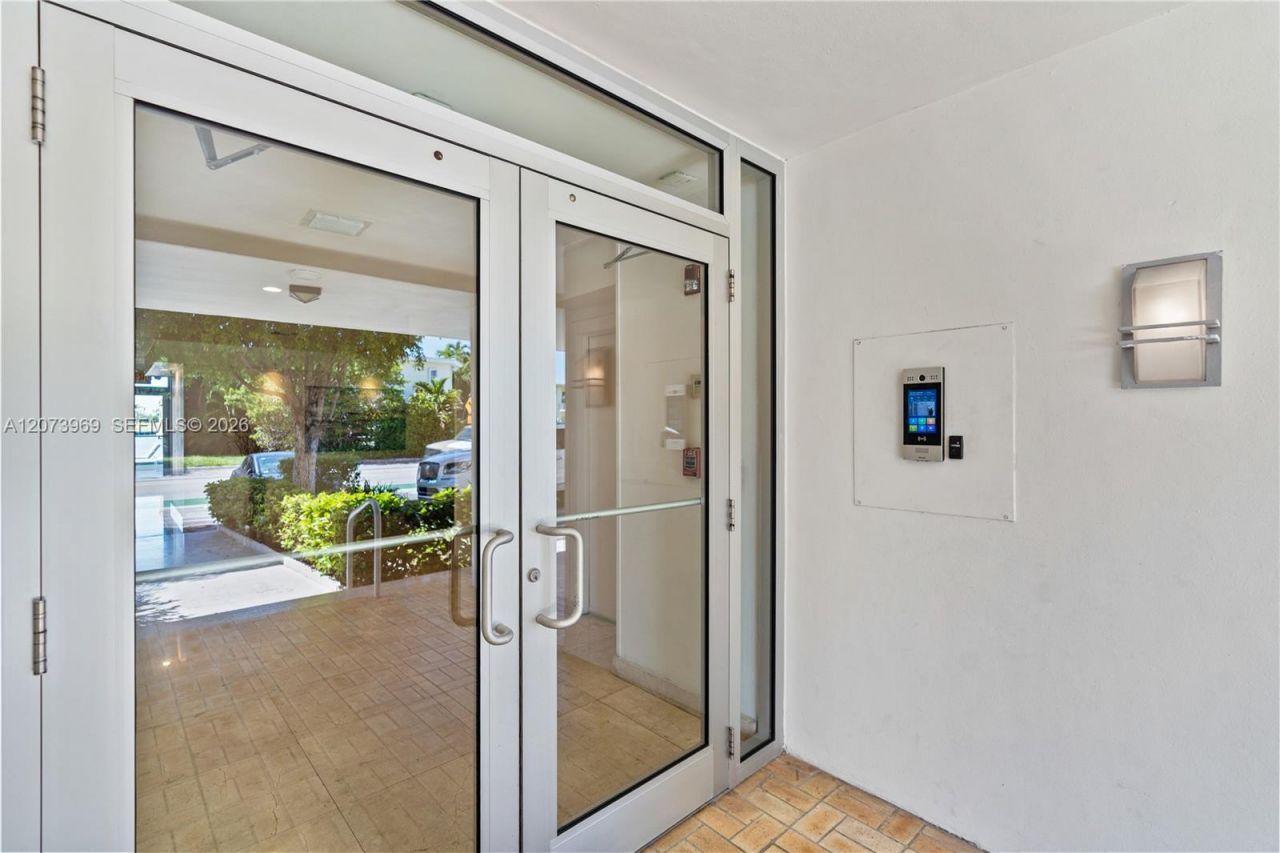 9250 W Bay Harbor Dr , Unit 2A, Bay Harbor Islands, FL 33154 Photo