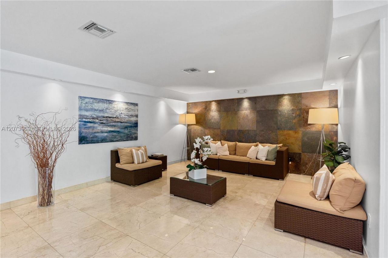 9250 W Bay Harbor Dr , Unit 2A, Bay Harbor Islands, FL 33154 Photo