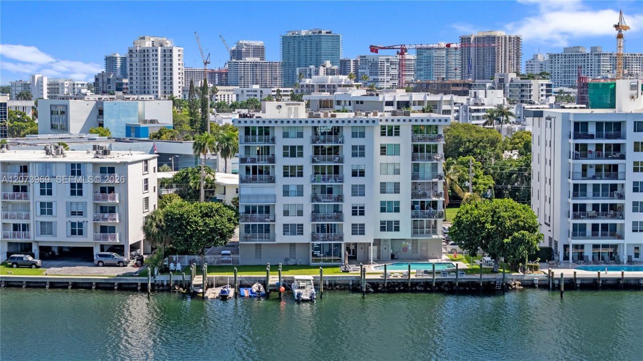 9250 W Bay Harbor Dr , Unit 2A, Bay Harbor Islands, FL 33154 Photo