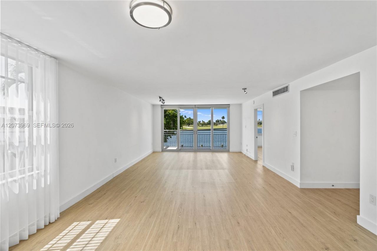 9250 W Bay Harbor Dr , Unit 2A, Bay Harbor Islands, FL 33154 Photo