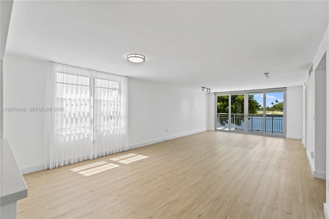 9250 W Bay Harbor Dr , Unit 2A, Bay Harbor Islands, FL 33154 Photo