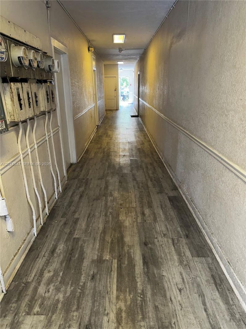 1352 SW 7th St , Unit 5, Miami, FL 33135 Photo