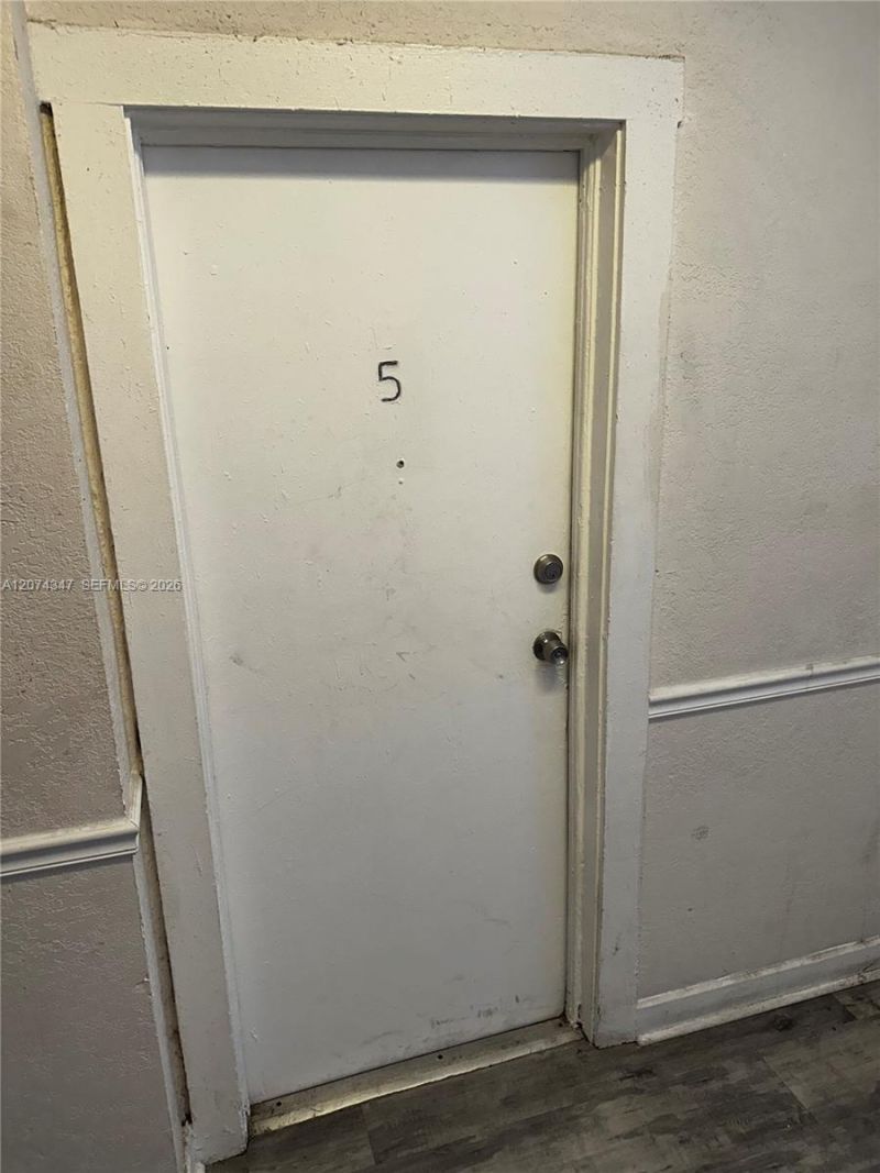 1352 SW 7th St , Unit 5, Miami, FL 33135 Photo