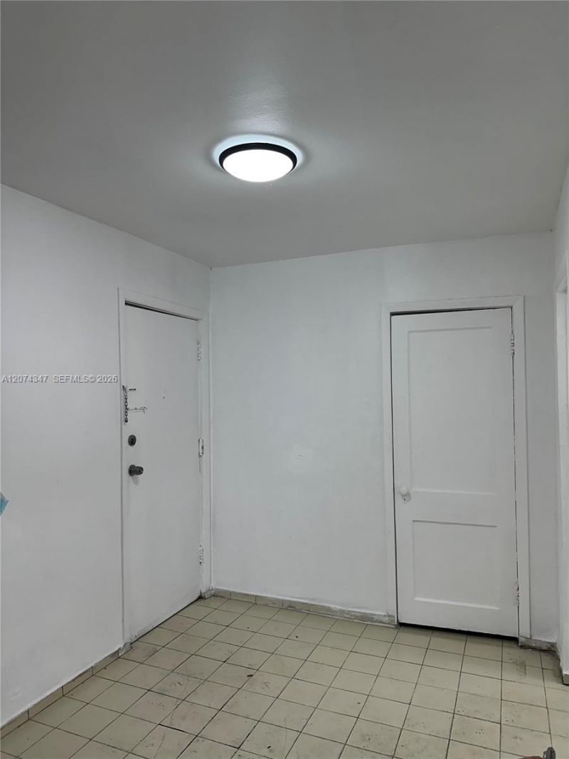 1352 SW 7th St , Unit 5, Miami, FL 33135 Photo