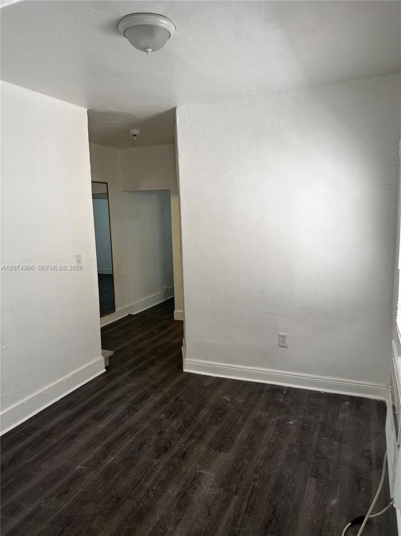 1545 NW 1st St , Unit 1537, Miami, FL 33125 Photo