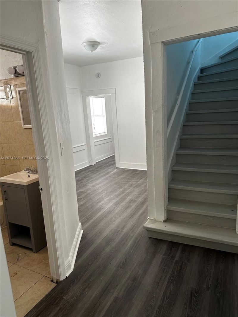 1545 NW 1st St , Unit 1537, Miami, FL 33125 Photo