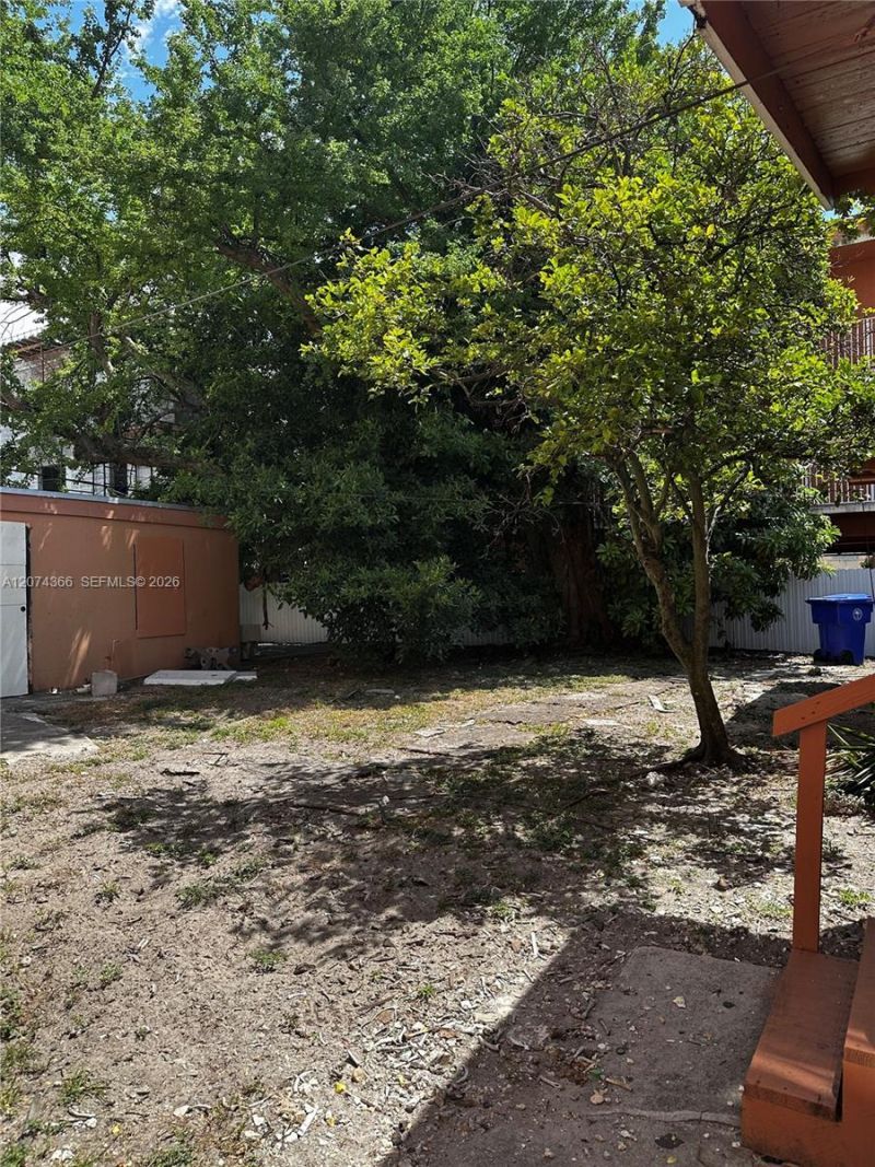 1545 NW 1st St , Unit 1537, Miami, FL 33125 Photo