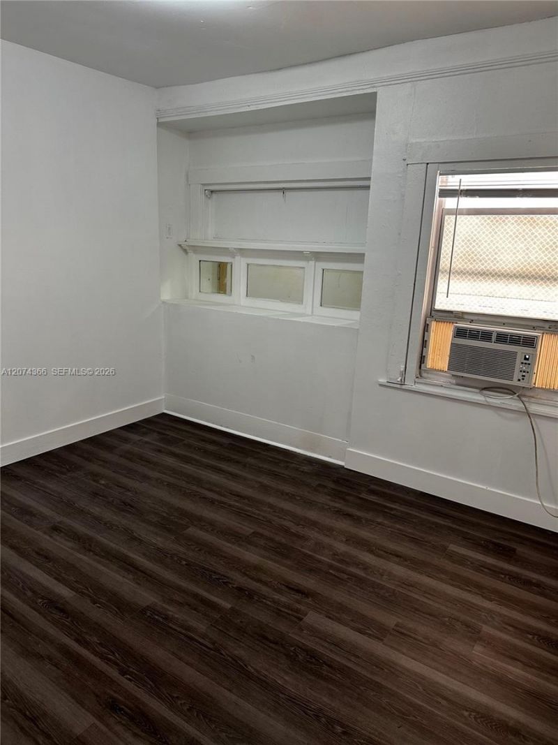 1545 NW 1st St , Unit 1537, Miami, FL 33125 Photo