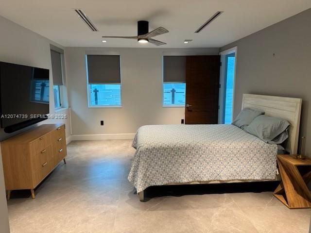 305 Oak St , Hollywood, FL 33019 Photo