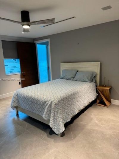 305 Oak St , Hollywood, FL 33019 Photo