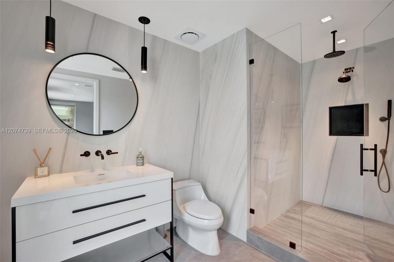 305 Oak St , Hollywood, FL 33019 Photo