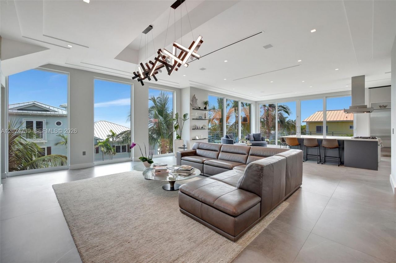 305 Oak St , Hollywood, FL 33019 Photo