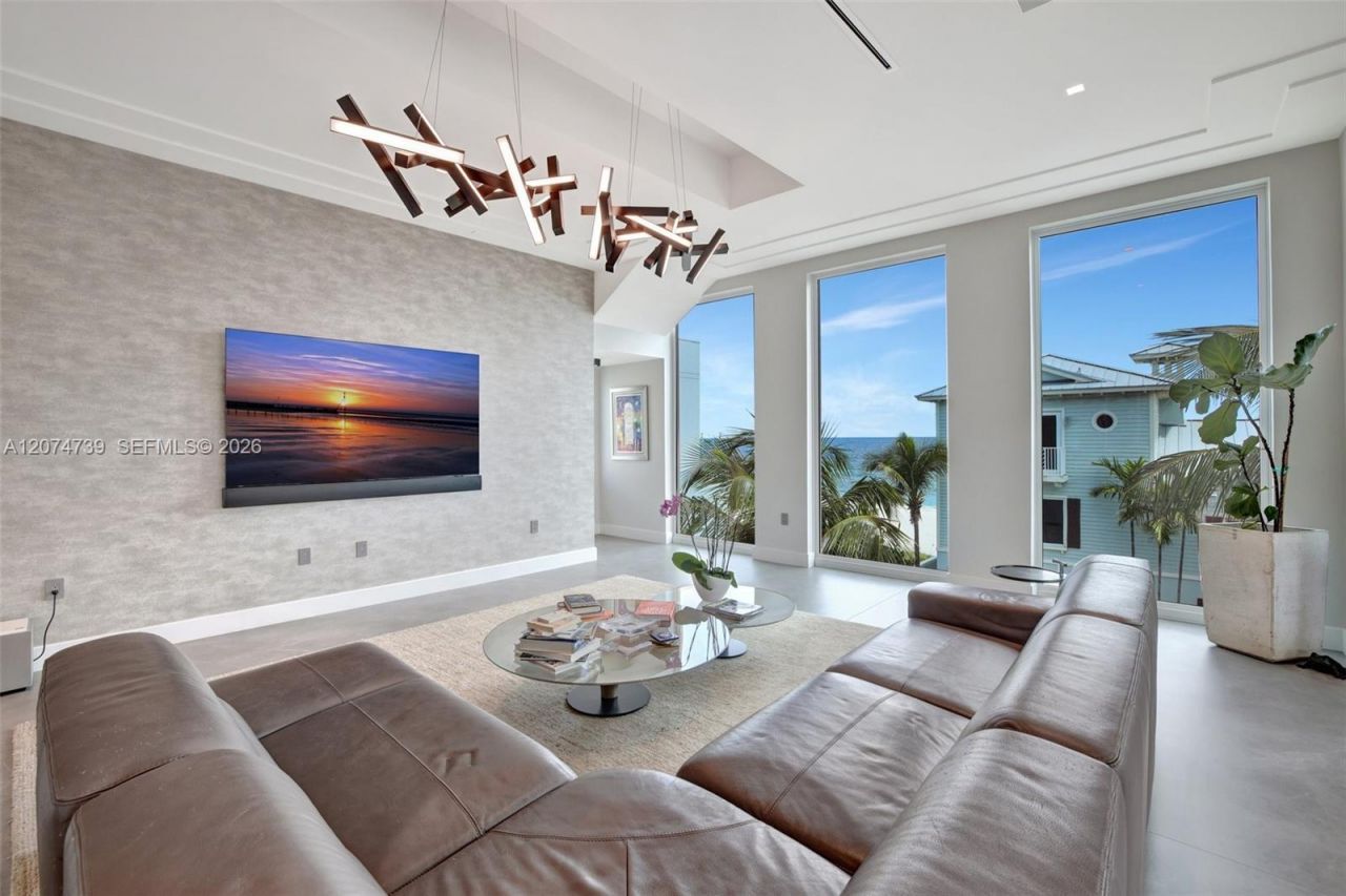 305 Oak St , Hollywood, FL 33019 Photo