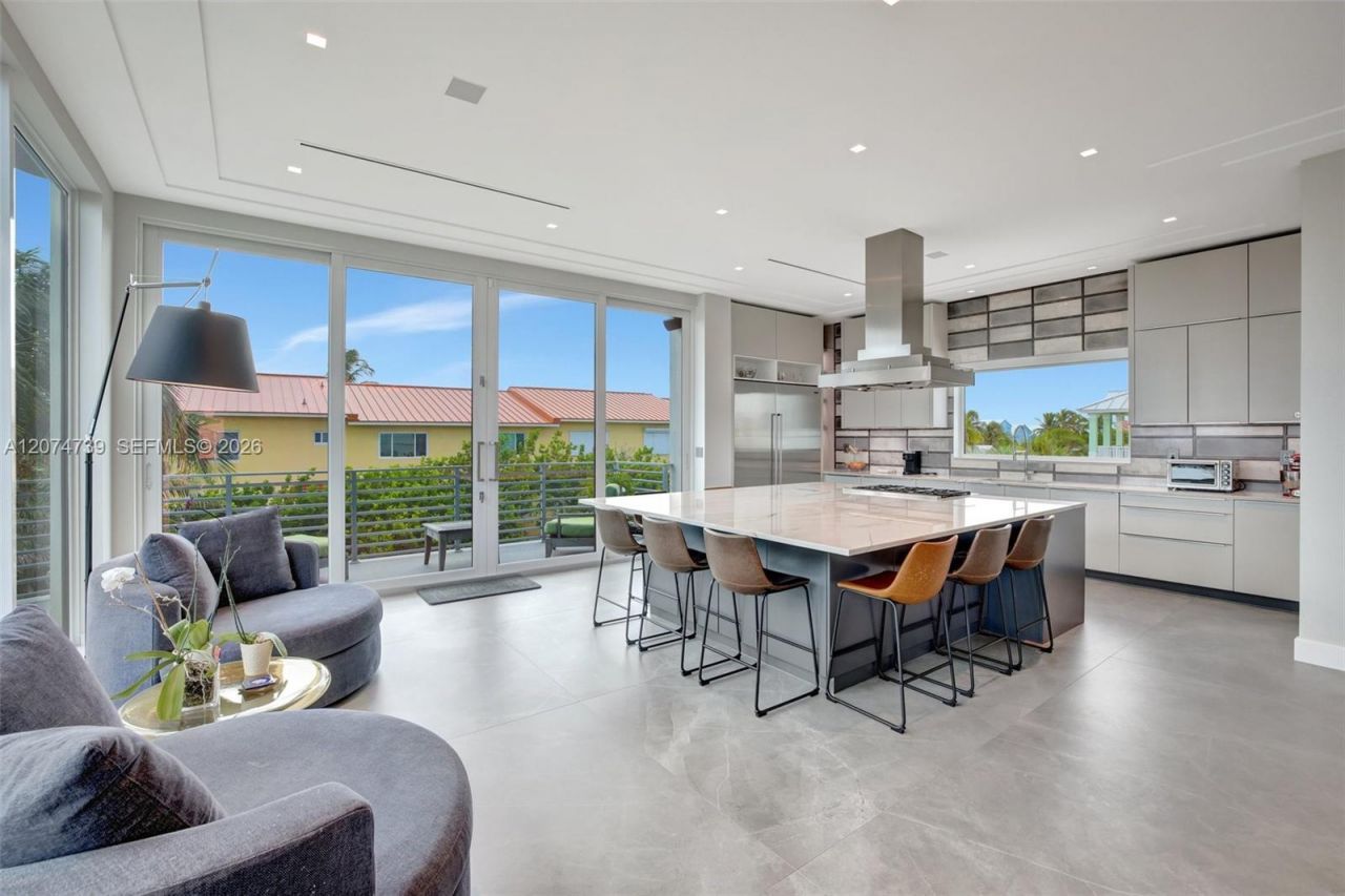 305 Oak St , Hollywood, FL 33019 Photo