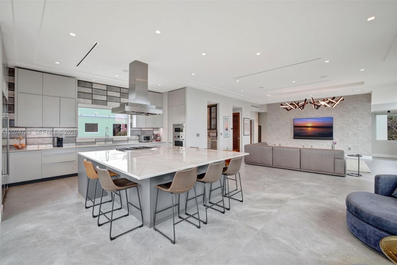 305 Oak St , Hollywood, FL 33019 Photo