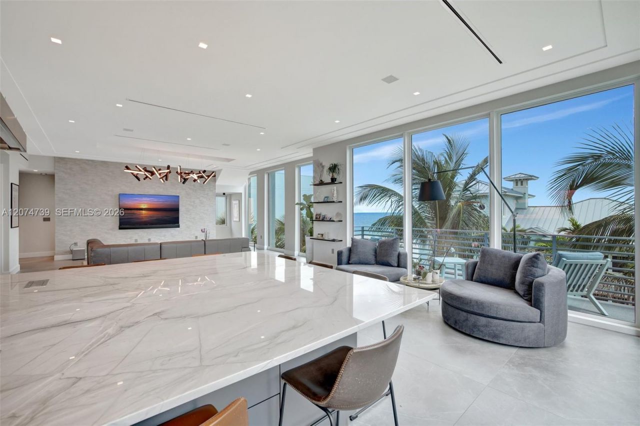 305 Oak St , Hollywood, FL 33019 Photo